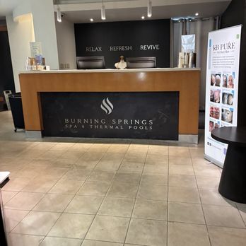 Burning Springs Spa & Thermal Pools - Spa reception desk - Day Spas Near Me - Niagara Falls, Ontario Burning Springs Spa & Thermal Pools - Spa reception desk - Day Spas Near Me - Niagara Falls, Ontario
