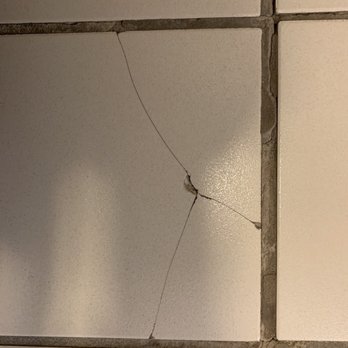 Residence Inn by Marriott El Paso - Cracked tile in the "newly remodeled" bathroom. - Hotels Near Me - El Paso, Texas