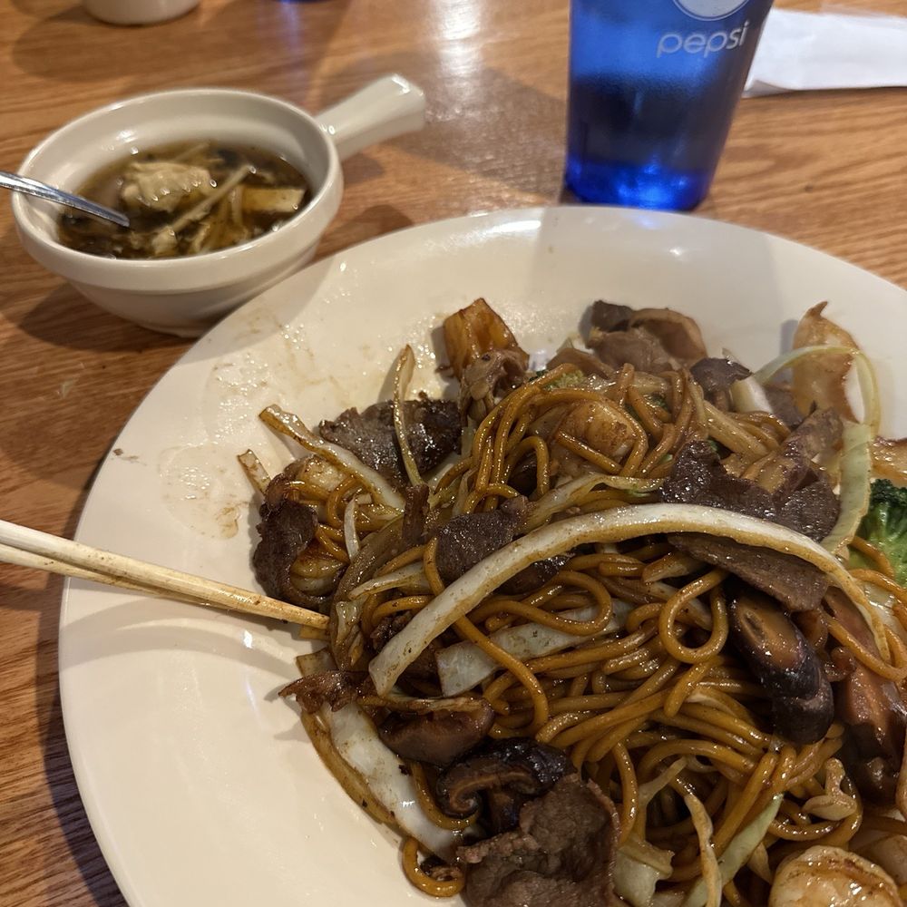 Hot & Sour Soup and Mongolian Grill Plate Hot & Sour Soup and Mongolian Grill Plate