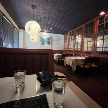 Chin's Gourmet - Restaurant - Chinese Near Me - Carlsbad, California Chin's Gourmet - Restaurant - Chinese Near Me - Carlsbad, California