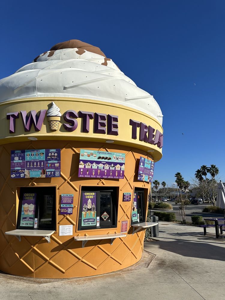 Twistee Treat - Port Richey Logo