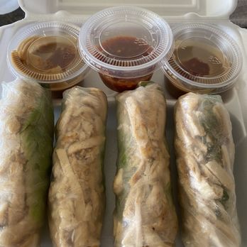 Papaya Kitchen - Chicken spring rolls - Vietnamese Near Me - Dallas, Texas Papaya Kitchen - Chicken spring rolls - Vietnamese Near Me - Dallas, Texas