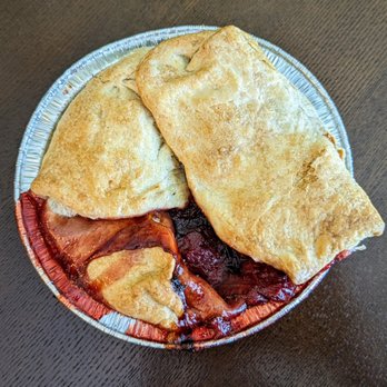 Thoughtful Baking - Strawberry Pie | Instagram: @telephonesmoothie - Bakeries Near Me - Charlotte, North Carolina Thoughtful Baking - Strawberry Pie | Instagram: @telephonesmoothie - Bakeries Near Me - Charlotte, North Carolina