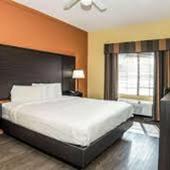 Wildwood Inn - pet friendly king room (non smoking) - Hotels Near Me - Crawfordville, Florida Wildwood Inn - pet friendly king room (non smoking) - Hotels Near Me - Crawfordville, Florida