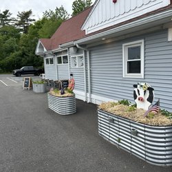 Blondie's Barbecue - Nicely updated after last restaurant the Red Wing