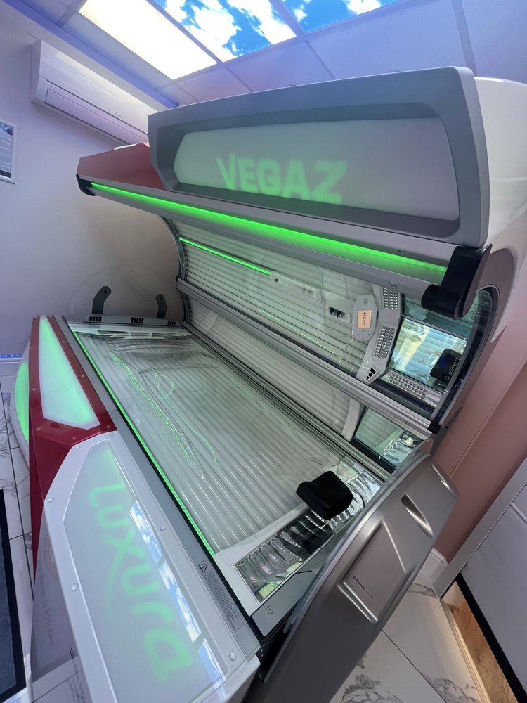 VEGAZ TANNING 102104 Cleggs Lane, Manchester, United Kingdom