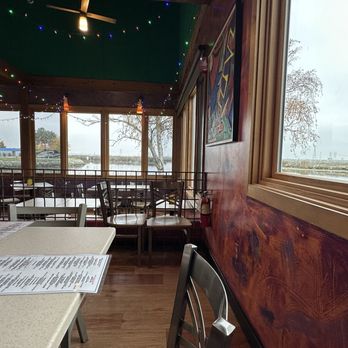 Garlic Brothers Restaurant - Indoor views - Seafood Near Me - Stockton, California Garlic Brothers Restaurant - Indoor views - Seafood Near Me - Stockton, California
