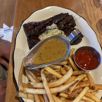 The Granite Grill - Hanger steak - Salad Near Me - Richmond, Virginia The Granite Grill - Hanger steak - Salad Near Me - Richmond, Virginia