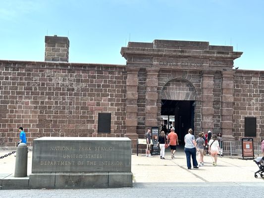 Castle Clinton National Monument by null