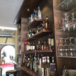 Zur Kneipe - Blick auf die Bar