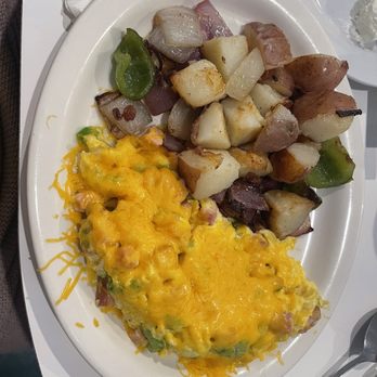 Georgia's Original Bun'n Burger - Denver Omelette with Home Fries - Burgers Near Me - Covina, California Georgia's Original Bun'n Burger - Denver Omelette with Home Fries - Burgers Near Me - Covina, California