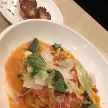 TAVERNA - House - made Fettuccini with Scallops - Italian Near Me - Jacksonville, Florida