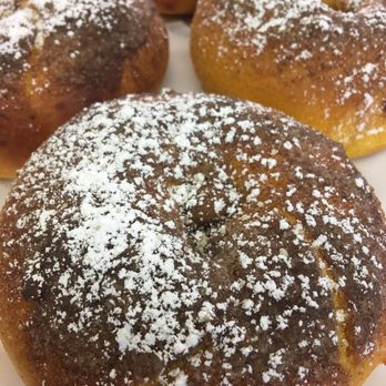 Wally Bagel Nosh - four donuts covered in powdered sugar - Bagels Near Me - River Vale, New Jersey Wally Bagel Nosh - four donuts covered in powdered sugar - Bagels Near Me - River Vale, New Jersey