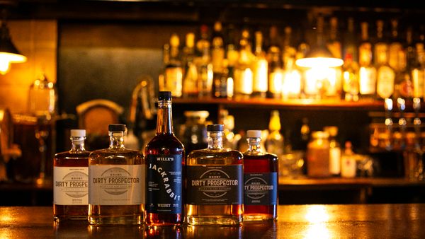 Wille's Tin Shop by null