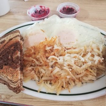 Chandlers Cafe - Breakfast & Brunch Near Me - Harrietta, Michigan