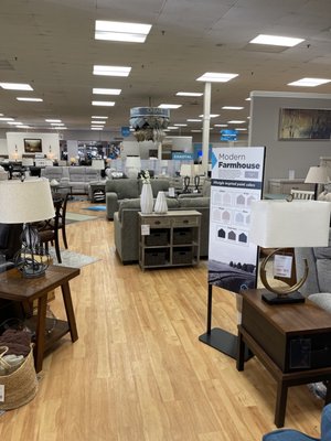 SIMPLE HOME PLUS - Updated March 2026 - 24 Photos - 3049 Williams St ...