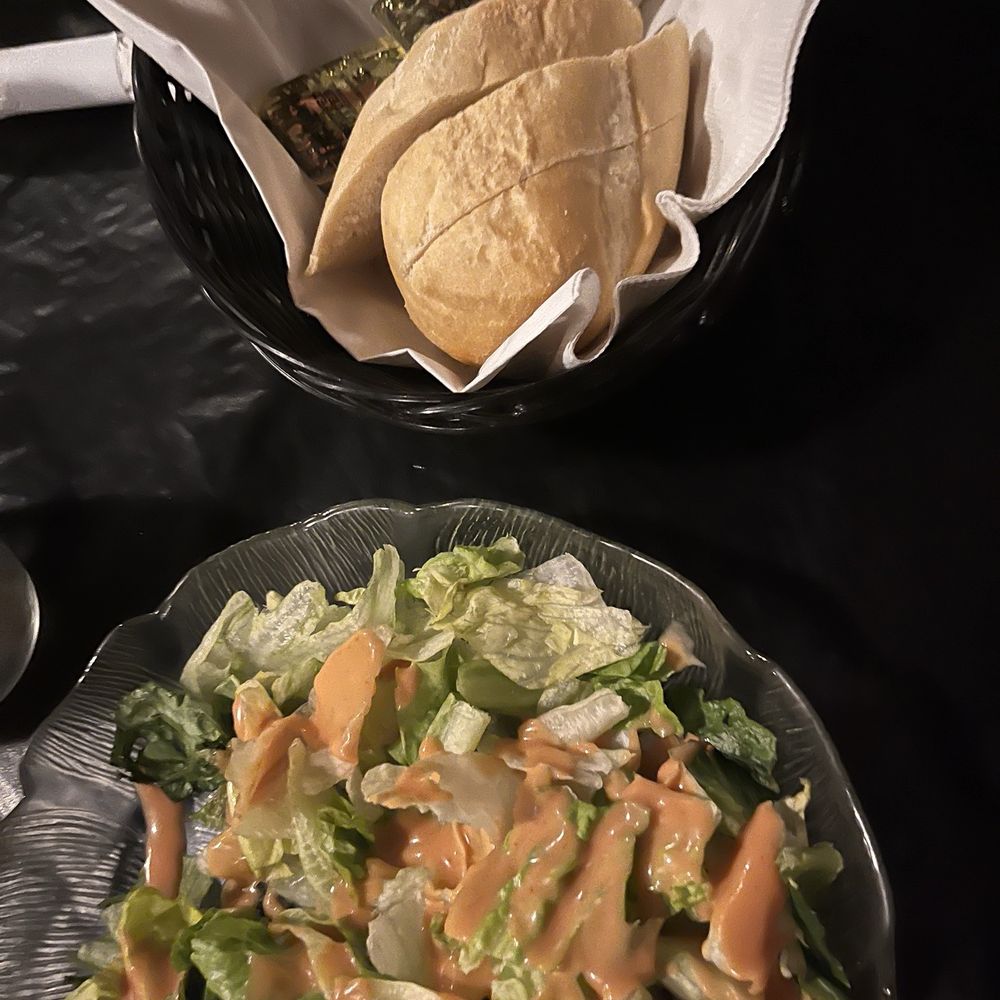 Garzanelli’s Supper Club - Salad and bread - Italian Near Me - Oglesby, Illinois Garzanelli’s Supper Club - Salad and bread - Italian Near Me - Oglesby, Illinois