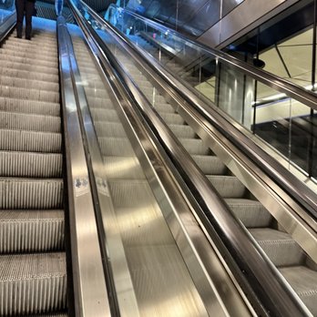 Station Schiphol - Train Stations Near Me - Schiphol, New Hampshire