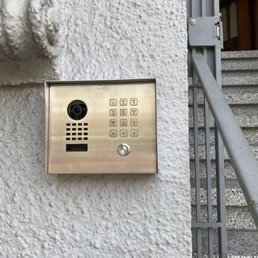 DoorBird keypad, bell, speaker unit.