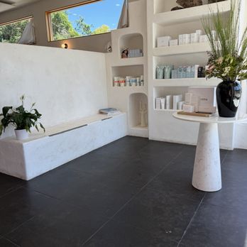 Deeda + Coterie - Inside the lobby area - Hair Salons Near Me - Sacramento, California Deeda + Coterie - Inside the lobby area - Hair Salons Near Me - Sacramento, California