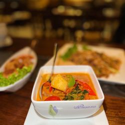 Pasara Thai - 37. Roasted Duck Curry Dinner | Instagram: GaoGirlsGrubbin