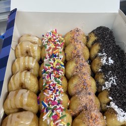 DonutNV Daytona Beach - Party box glazed, rainbow sprinkles, fruity pebbles, Oreo.