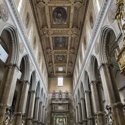 Duomo di Napoli - View towards the doors
