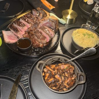 Strickland’s Steakhouse - Porterhouse steak - Steakhouses Near Me - Woodbridge, New Jersey Strickland’s Steakhouse - Porterhouse steak - Steakhouses Near Me - Woodbridge, New Jersey