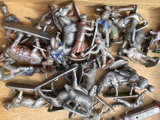 Marché aux puces de la Porte de Vanves by null