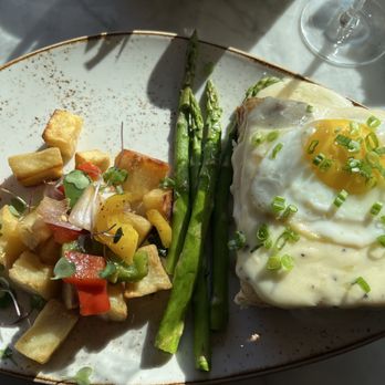 Shelby's Rooftop Lounge - Croque madame. Yummy. - Lounges Near Me - San Francisco, California