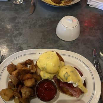 Rochambeau - Eggs Benedict - French Near Me - Boston, Massachusetts Rochambeau - Eggs Benedict - French Near Me - Boston, Massachusetts