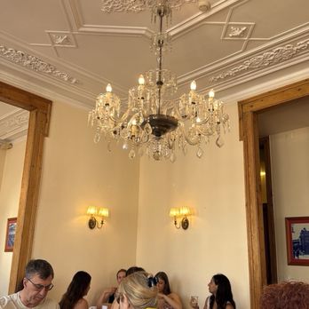 Confeitaria Nacional - Bakeries Near Me - Lisbon, 11 Confeitaria Nacional - Bakeries Near Me - Lisbon, 11