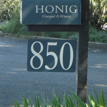 Honig Vineyard & Winery - Wine Tasting Room Near Me - Rutherford, California