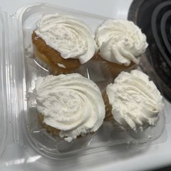 Stop & Shop - These may be the saddest cupcakes I've ever seen...