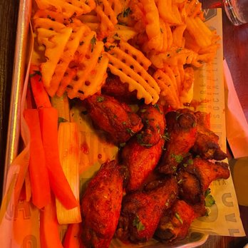 Blast 825 Brewery - Chicken wings - Brewpubs Near Me - Orcutt, California Blast 825 Brewery - Chicken wings - Brewpubs Near Me - Orcutt, California