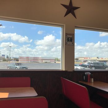 Billy Bob's Hamburgers - a view of a parking lot - Burgers Near Me - Uvalde, Texas