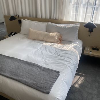 The Ambassador Room - Hotels Near Me - Chicago, Illinois The Ambassador Room - Hotels Near Me - Chicago, Illinois