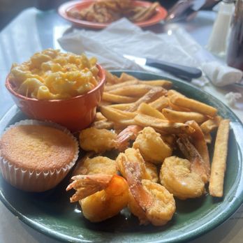 Mama J's Kitchen - Fried Shrimp and fries with Macaroni & Cheese - Soul Food Near Me - Richmond, Virginia