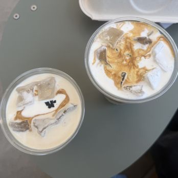 Lynx Coffee - Praline, magnolia cloud - Coffee & Tea Near Me - Sherman Oaks, California Lynx Coffee - Praline, magnolia cloud - Coffee & Tea Near Me - Sherman Oaks, California