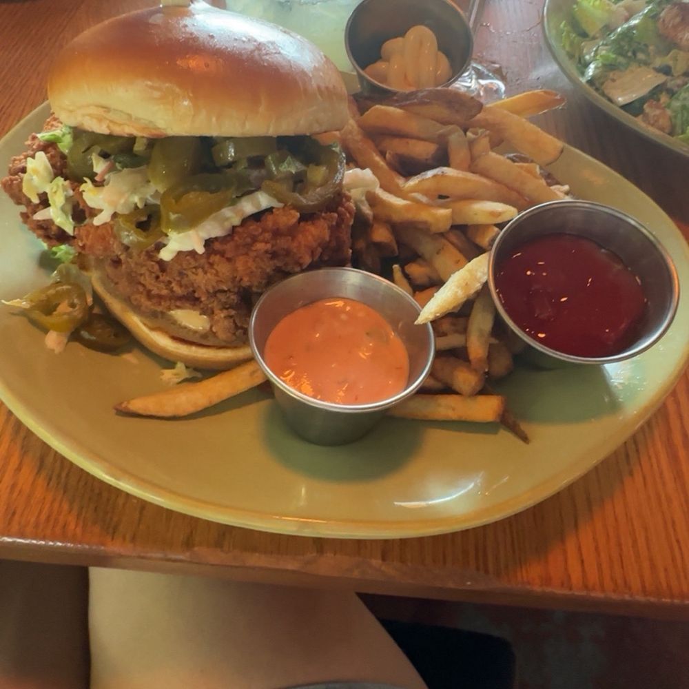 LU LU Craft Bar + Kitchen - Jalapeño Chicken sandwich - Bars Near Me - Richland, Washington LU LU Craft Bar + Kitchen - Jalapeño Chicken sandwich - Bars Near Me - Richland, Washington