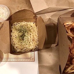 Coleslaw, Garlic Noodles, Shrimp Basket