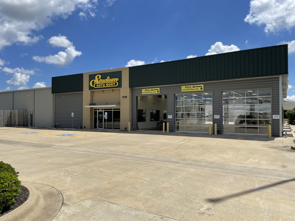 STADIUM AUTO BODY, MIDTOWN Updated August 2024 1720 Stone St