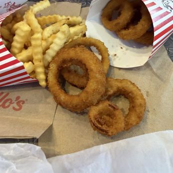 Portillo's Rolling Meadows - Onion Rings and Crinkle Fries - Hot Dogs Near Me - Rolling Meadows, Illinois