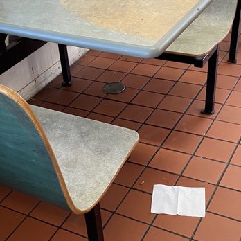 Taylors - Look closely-Crumbs and flies on the table. Messy floors. - Burgers Near Me - Loomis, California