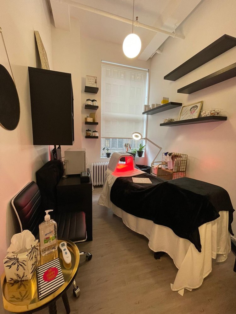 Beauty Therapy Session Logo