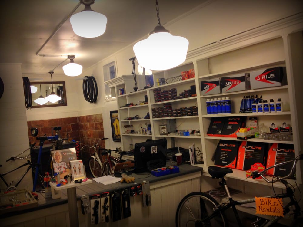 DERAILLEUR BIKE SHOP CAFE Updated May 2024 33 Photos & 10 Reviews