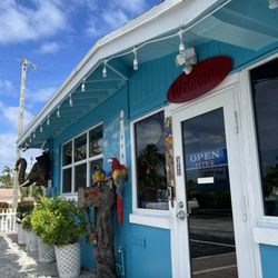 Tiki Hut Motel