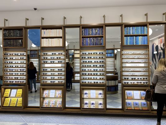 Warby Parker 3408 Galleria Minneapolis Mn Optometrists Od Mapquest Warby Parker 3408 Galleria Minneapolis Mn Optometrists Od Mapquest