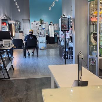 Eyes Plus - Optometrists Near Me - Kapolei, Hawaii