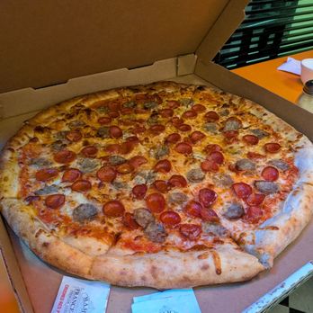 Leo's Hideout - 20" Pepperoni and Italian Sausage - Pizza Near Me - San Antonio, Texas